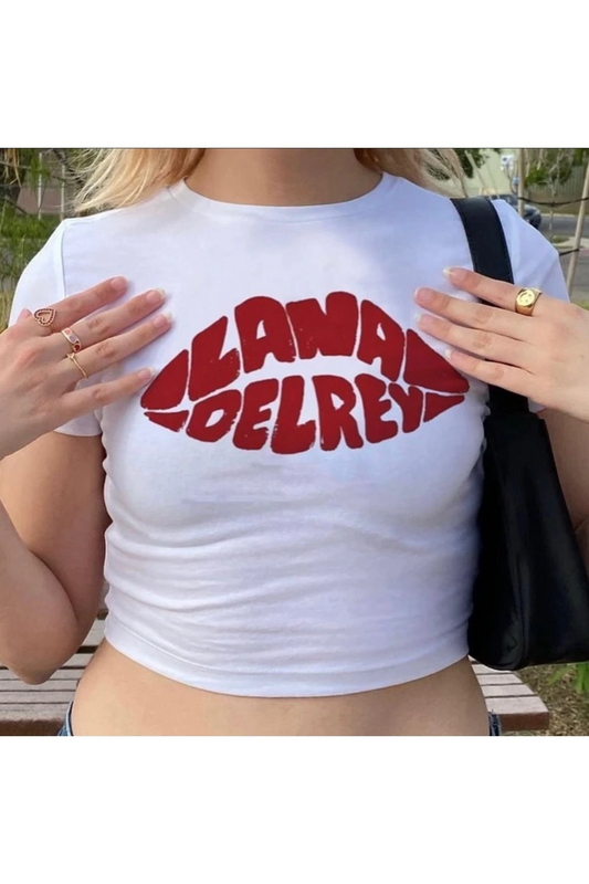 Kırmızı Lana Del Rey Yazı Baskılı Beyaz Crop Top
