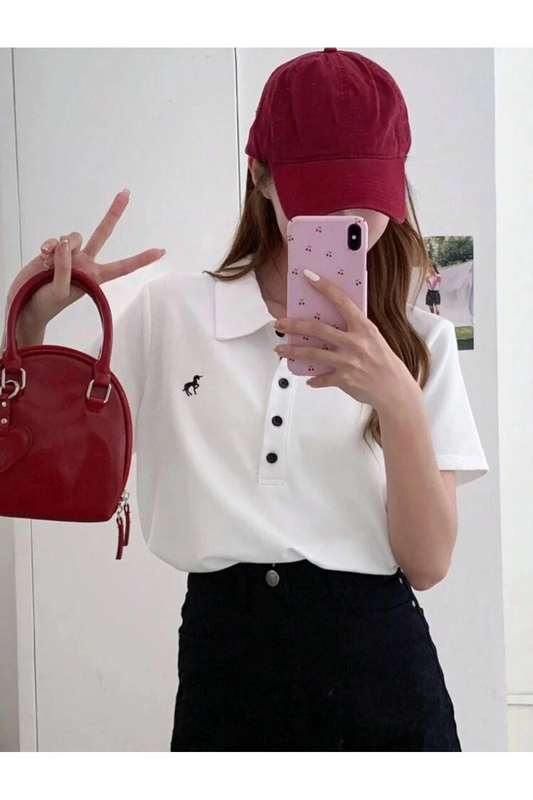 Beyaz Tek Boynuzlu At Baskılı Polo Yaka Düğmeli Kısa Kol Tshirt