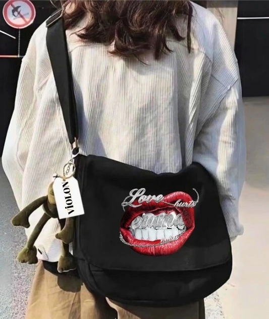 Love Lips Baskılı Postacı Çantası