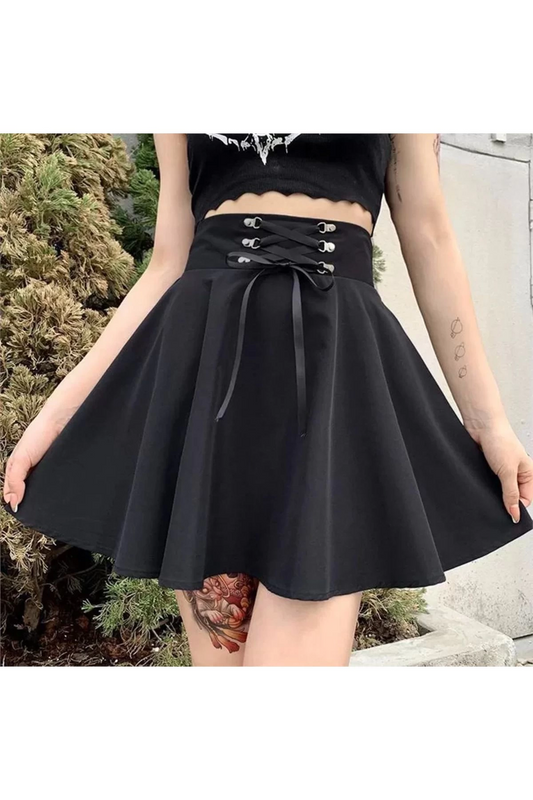 Siyah Kurdele Detaylı Kısa Kloş Etek