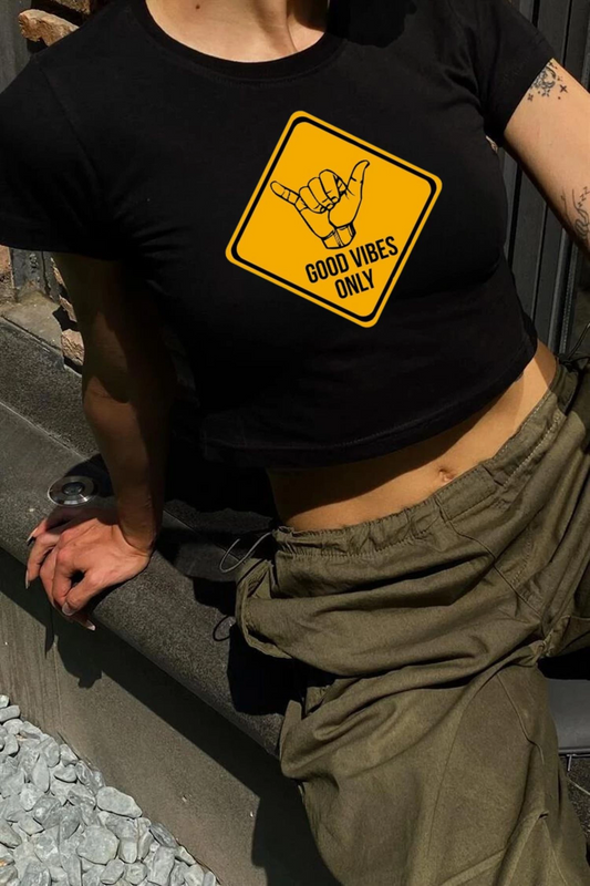 Y2K Sokak Stili Good Vibes Only Baskılı Kısa Kollu Siyah Crop Body