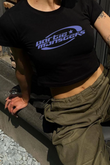 Y2K Sokak Stili Partis Monscarsk Yazı Baskılı Kısa Kollu Siyah Crop Body